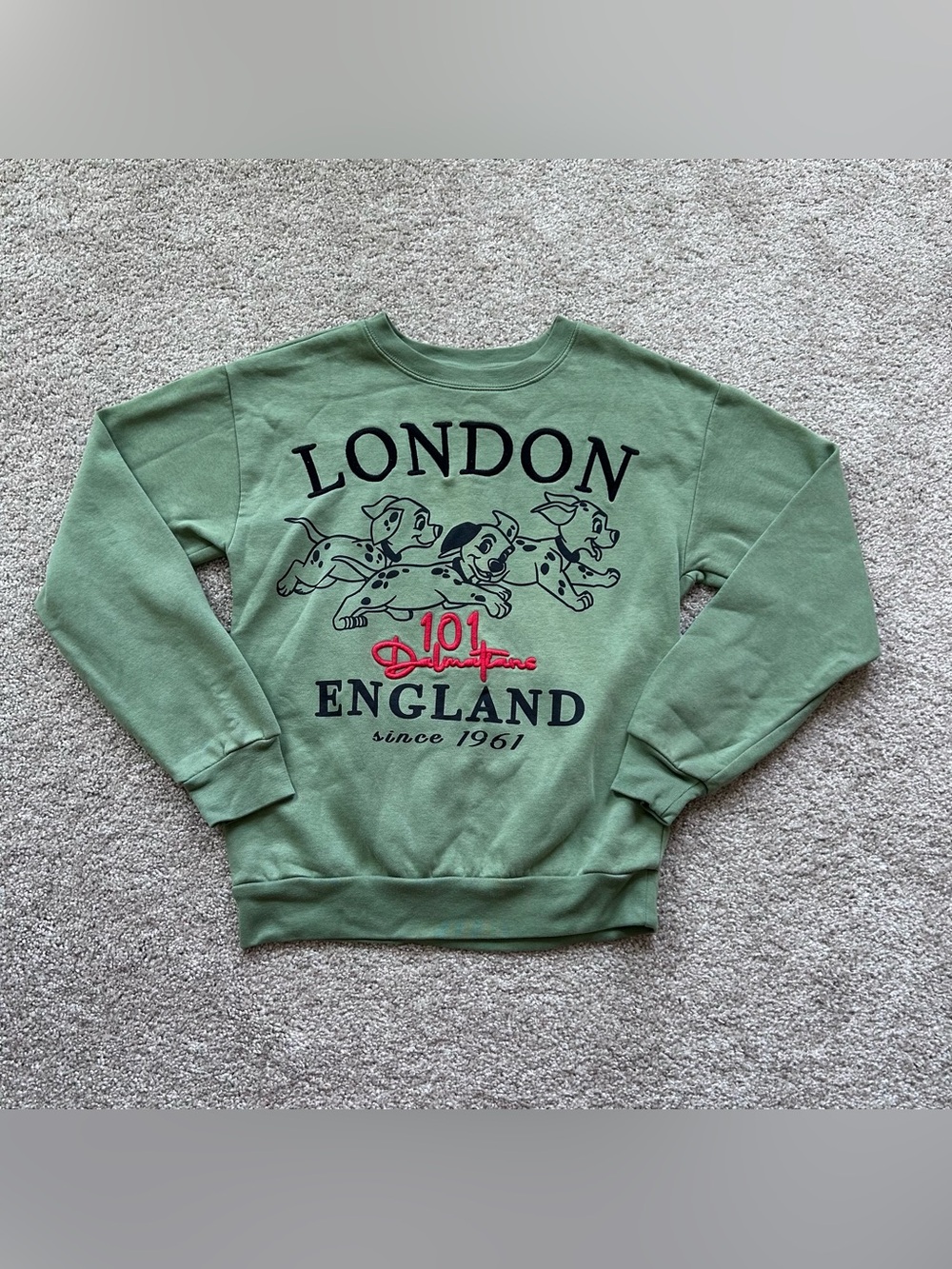 Disney 101 Dalmatians London England Sweatshirt Green Womens XS Freeze Graphic
